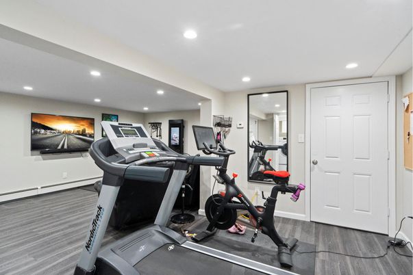 Fitness Equipment, Interior, Recessed Lighting, Wood Texture Flooring