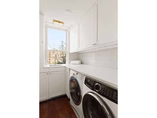 Interior, Washer, Wood Texture Flooring