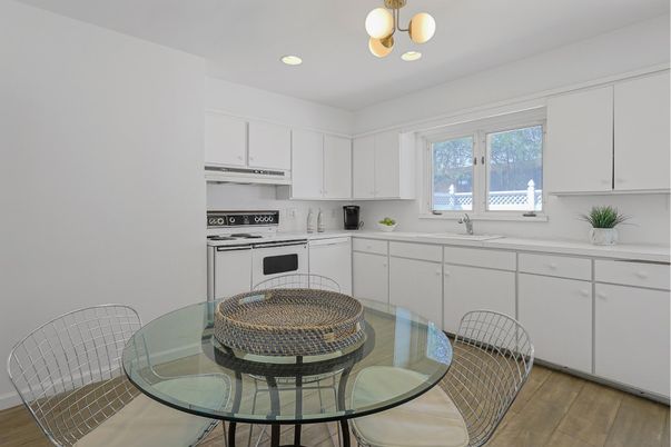 Dining room, Interior, Kitchen, Recessed Lighting, Wood Texture Flooring