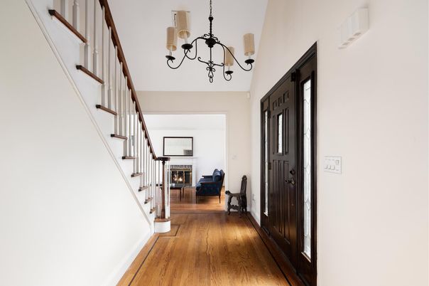 Chandelier, Fireplace, Interior, Wood Texture Flooring