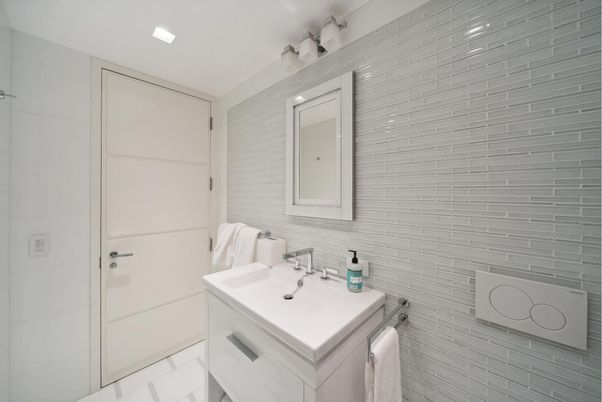Bathroom, Interior, Recessed Lighting