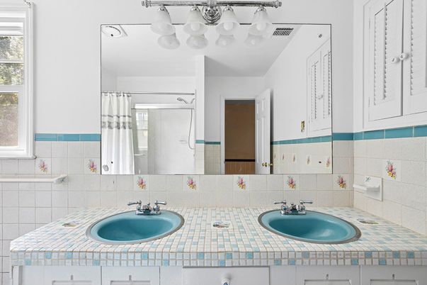 Bathroom, Interior, Tile Countertops