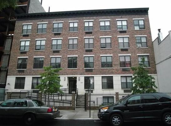 Exterior, Facade, Brick Facade, Rowhouse