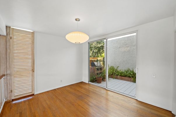 Empty room, Interior, Pendant Lights, Wood Texture Flooring