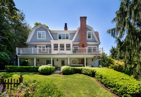 Exterior, Facade, Queen Anne Victorian