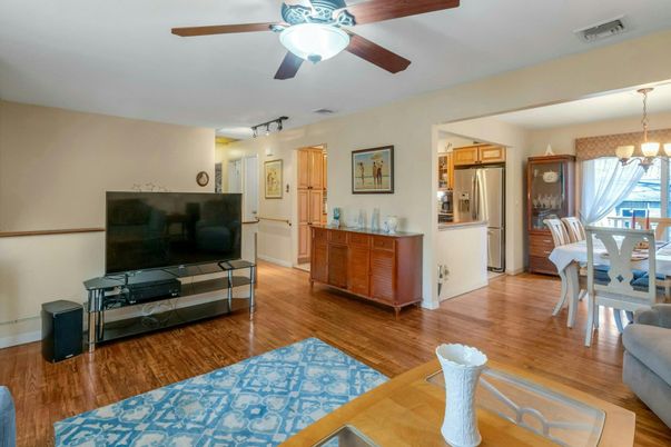 Chandelier, Dining room, Interior, Kitchen, Stainless Steel Appliances, Wood Texture Flooring
