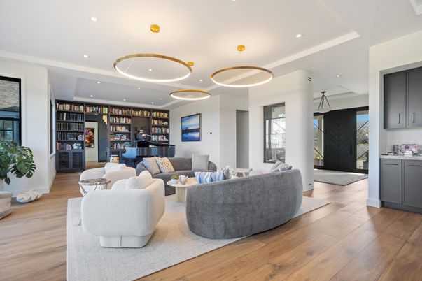 Interior, Living room, Pendant Lights, Piano, Recessed Lighting, Wood Texture Flooring