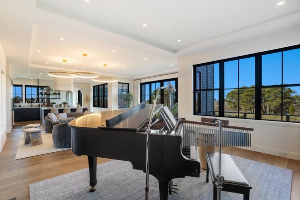 Interior, Living room, Pendant Lights, Piano, Recessed Lighting, Wood Texture Flooring