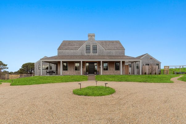 Backyard, Exterior, Facade, Cape Cod
