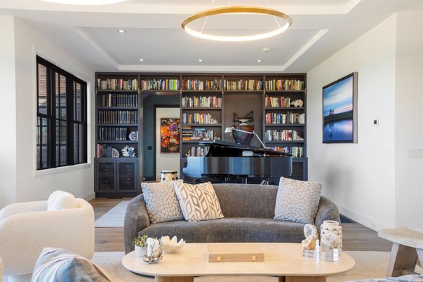 Interior, Living room, Pendant Lights, Piano, Recessed Lighting, Wood Texture Flooring
