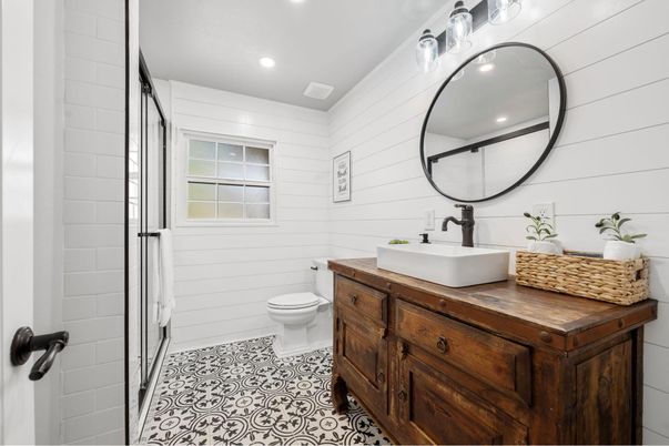 Bathroom, Interior, Recessed Lighting