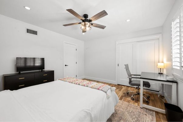 Bedroom, Home Office, Interior, Recessed Lighting, Wood Texture Flooring