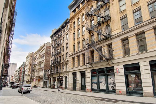 Exterior, Facade, Brownstone