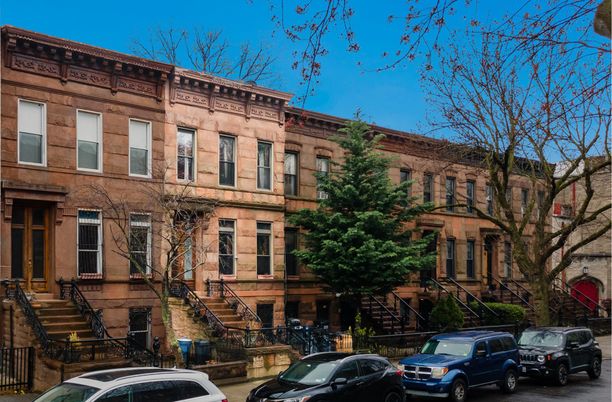 Exterior, Facade, Brownstone
