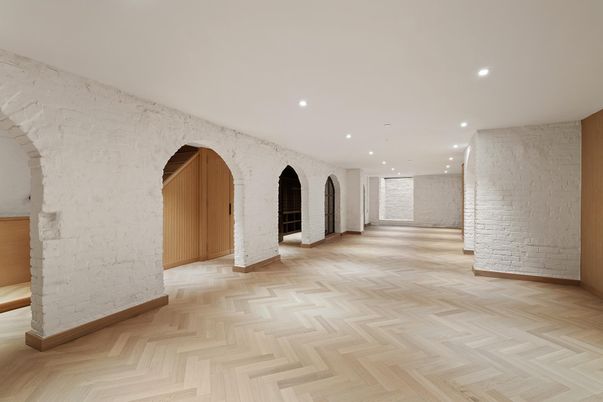 Interior, Recessed Lighting, Wood Texture Flooring