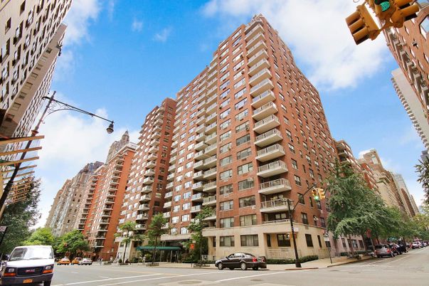 Exterior, Facade, Condo Building