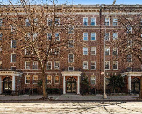 Exterior, Facade, Brick Facade, Rowhouse