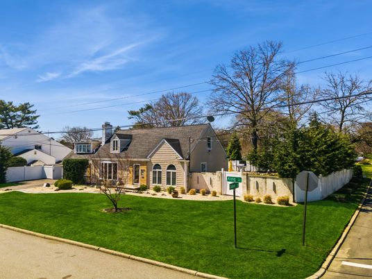 Backyard, Exterior, Facade, Cape Cod