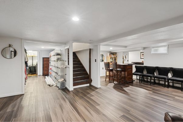 Interior, Recessed Lighting, Wood Texture Flooring