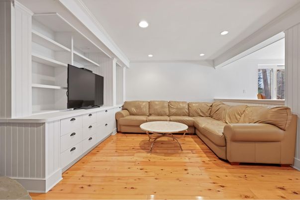 Interior, Living room, Recessed Lighting, Wood Texture Flooring