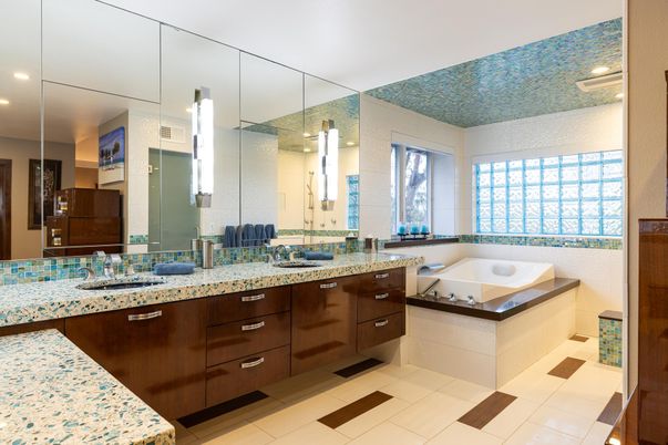Bathroom, Dual Sink Vanities, Interior, Recessed Lighting
