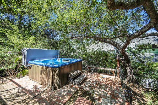 Exterior, Hot Tub