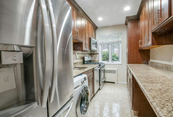Interior, Kitchen, Recessed Lighting, Washer
