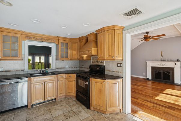 Fireplace, Interior, Kitchen, Recessed Lighting, Wood Texture Flooring