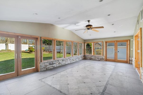 Empty room, Interior, Recessed Lighting, Sun Room