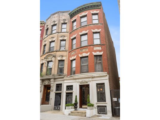 Exterior, Facade, Brick Facade, Rowhouse