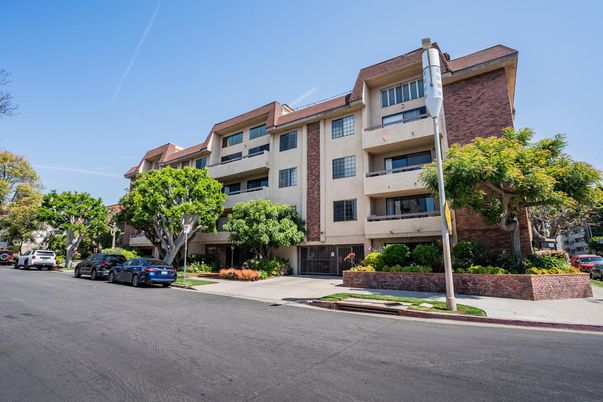 Exterior, Facade, Condo Building