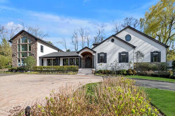 Exterior, Facade, Farmhouse