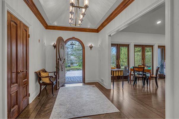 Chandelier, Dining room, Interior, Pendant Lights, Recessed Lighting, Wood Texture Flooring