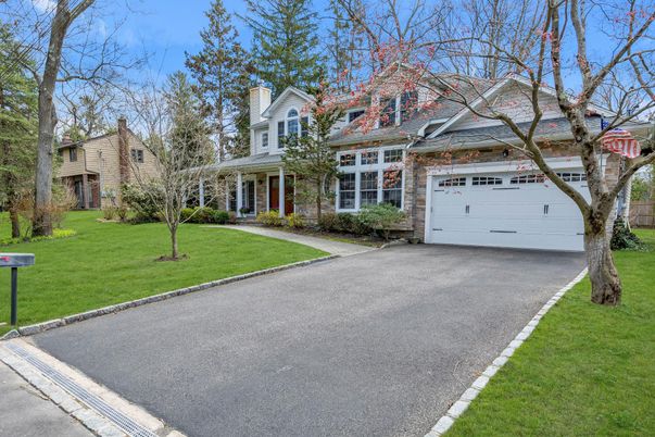 Attached, Exterior, Facade, Cape Cod