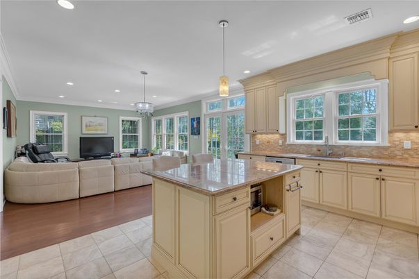 Interior, Kitchen, Living room, Pendant Lights, Recessed Lighting, Wood Texture Flooring