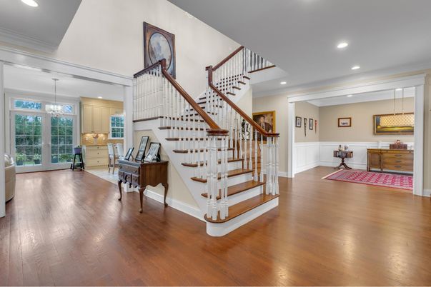 Interior, Pendant Lights, Piano, Recessed Lighting, Wood Texture Flooring