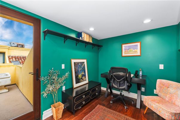 Home Office, Interior, Recessed Lighting, Wood Texture Flooring