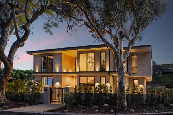 Exterior, Facade, Modern