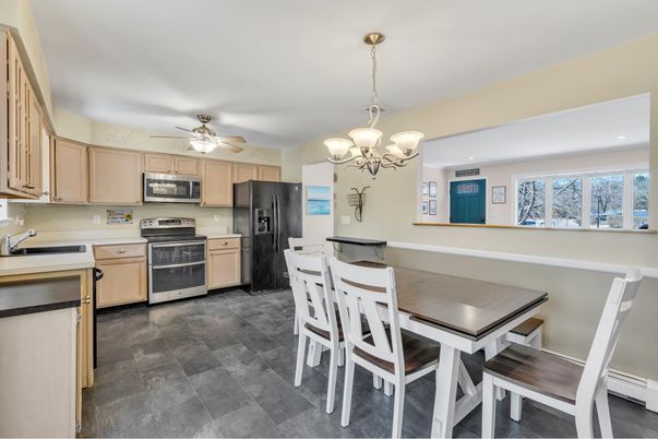 Chandelier, Dining room, Interior, Kitchen, Recessed Lighting, Stainless Steel Appliances