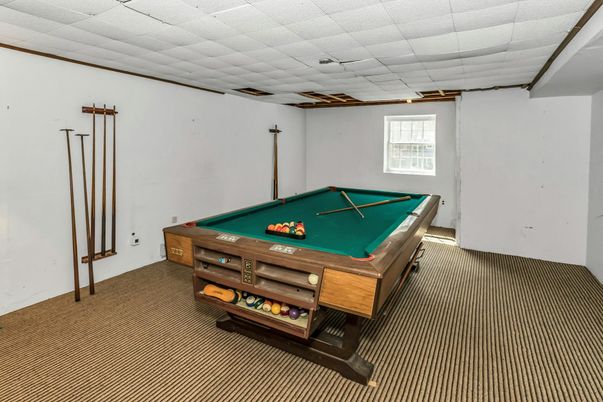 Billiard Table, Game Room, Interior