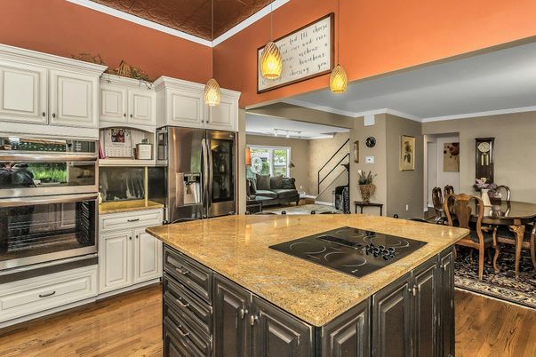 Dining room, Interior, Kitchen, Pendant Lights, Wood Texture Flooring
