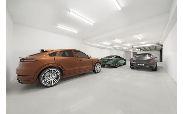 Garage, Interior