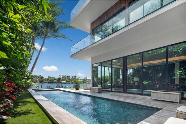 Exterior, Pool, Water