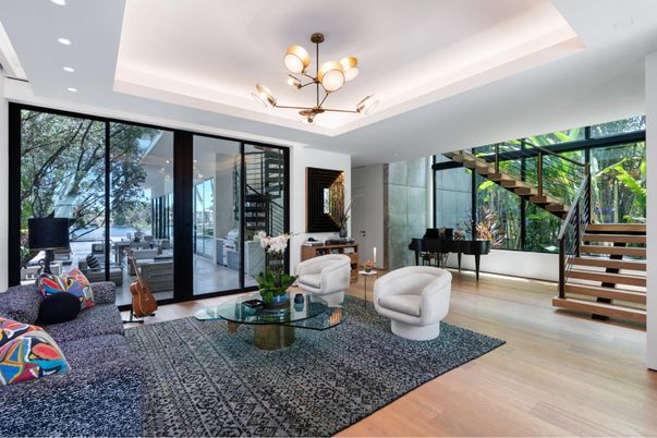 Chandelier, Interior, Living room, Piano, Recessed Lighting, Wood Texture Flooring