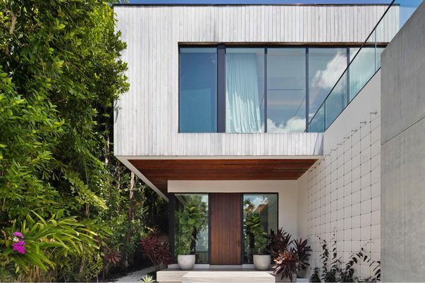 Exterior, Facade, Modern