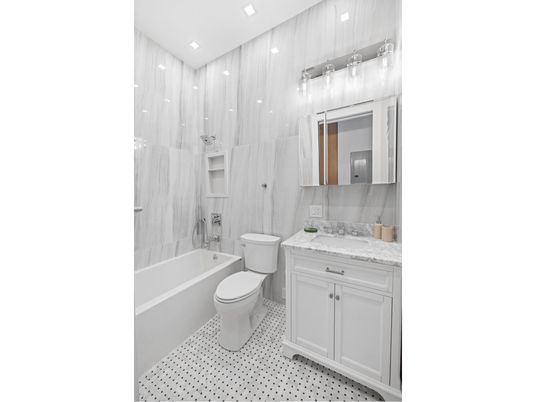 Bathroom, Interior, Recessed Lighting