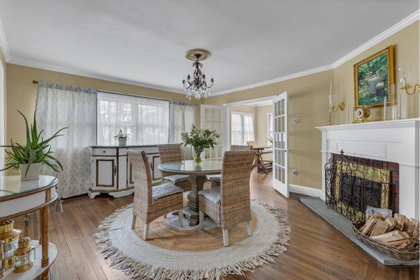Chandelier, Dining room, Fireplace, Interior, Wood Texture Flooring
