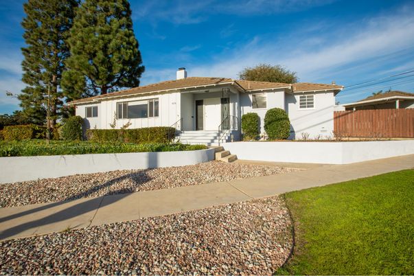 Backyard, Exterior, Facade, Ranch