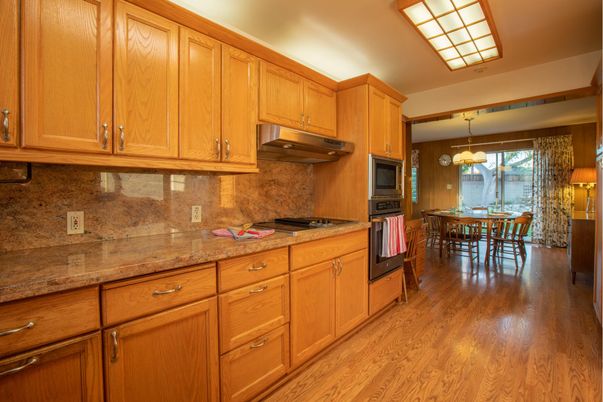 Chandelier, Dining room, Interior, Kitchen, Pendant Lights, Wood Texture Flooring