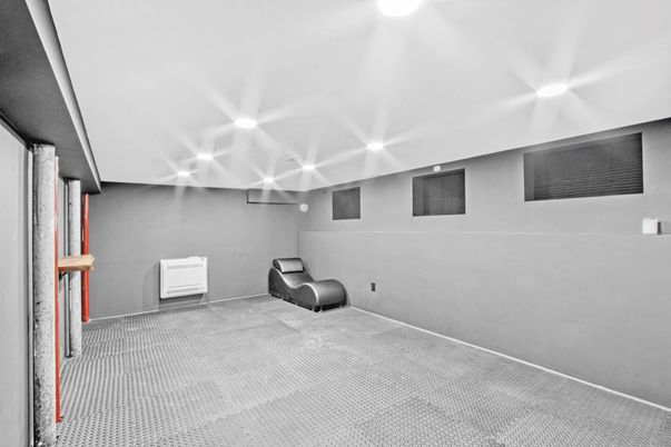 Empty room, Interior, Recessed Lighting